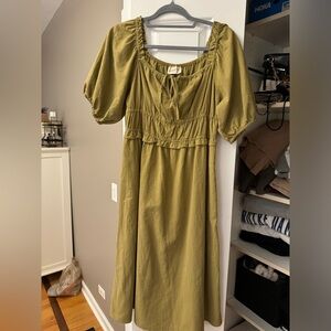 Green square neck midi dress